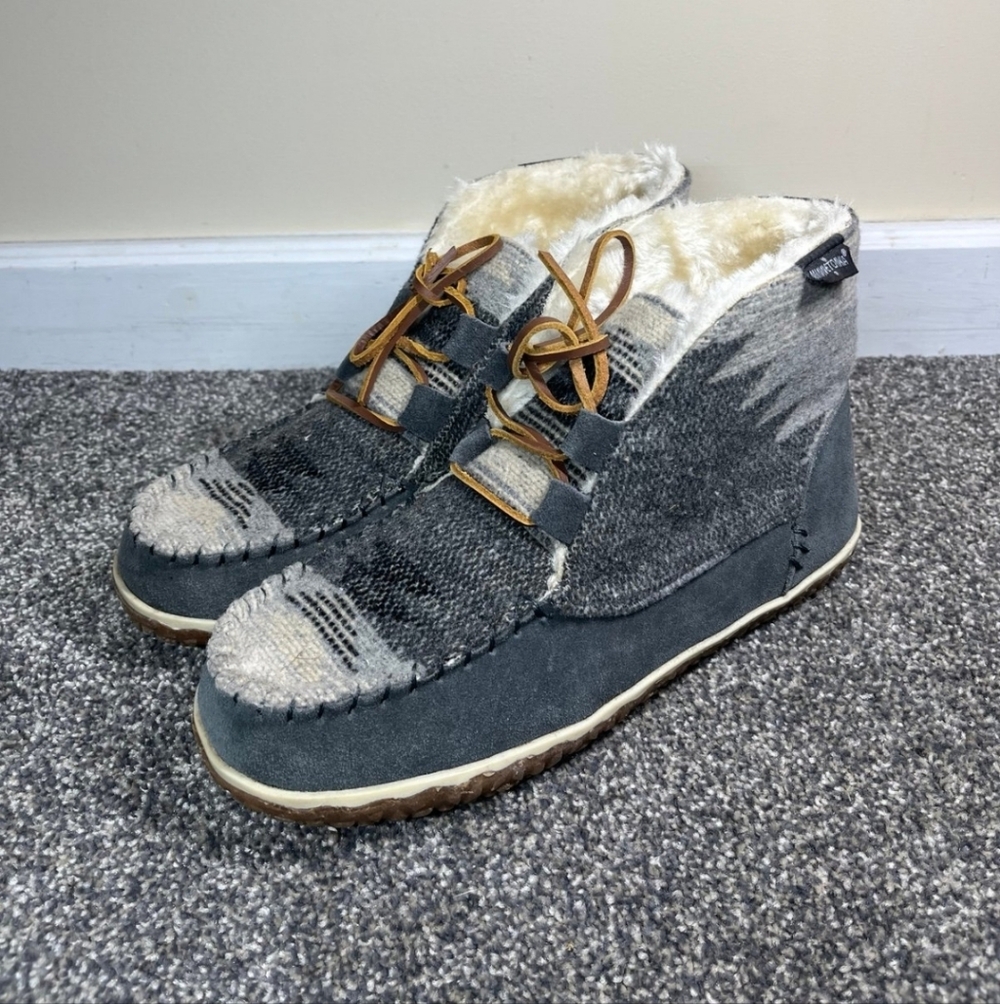 Minnetonka Torey Boots